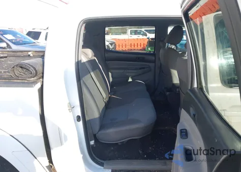 2013 Toyota Tacoma Base V6 z USA, uszkodzony, nr VIN 3TMLU4EN8DM113694